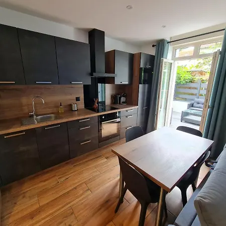 2 Pièces, Et Terrasse, Thermal