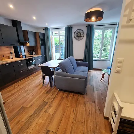 2 Pièces, Et Terrasse, Thermal *