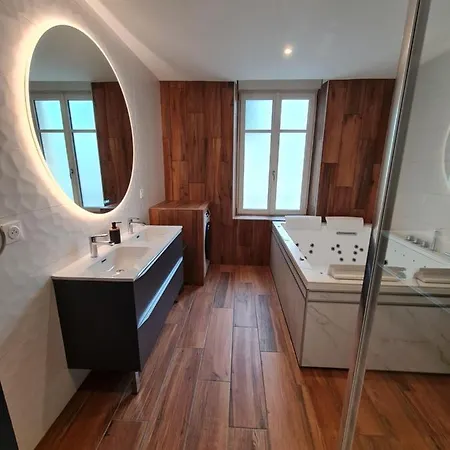 2 Pièces, Et Terrasse, Thermal *